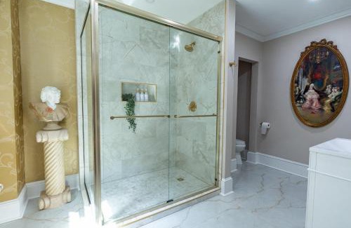 Connellsville Hotel | Chateau Connelsville Renaissance Era Suite