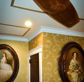 Connellsville Hotel | Chateau Connelsville Renaissance Era Suite