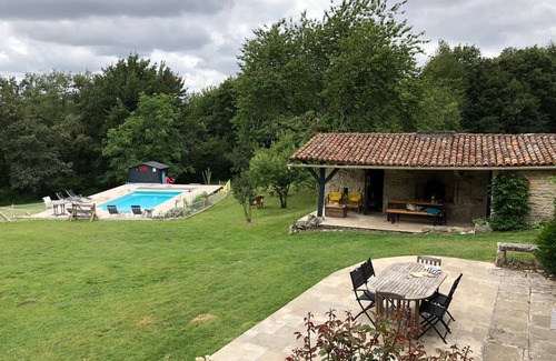 Champagne-Mouton House | Chateau/Country House