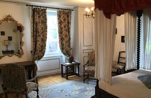 Fleurie House | Chateau de la Chapelle des Bois