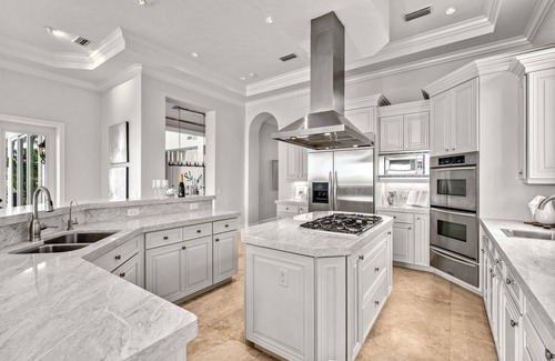 Siesta Key House | Chateau de la Siesta | Private Beachfront, Lagoon Pool, Lanai Bar & Stunning Gulf Views
