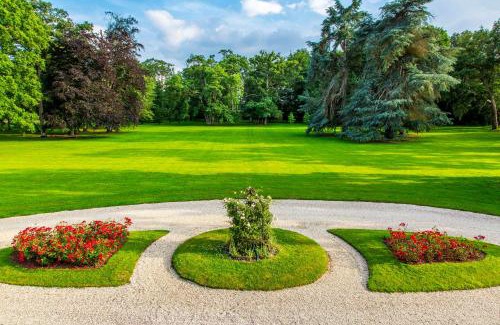 Mordelles Bed & Breakfast | Chateau de la Villedubois