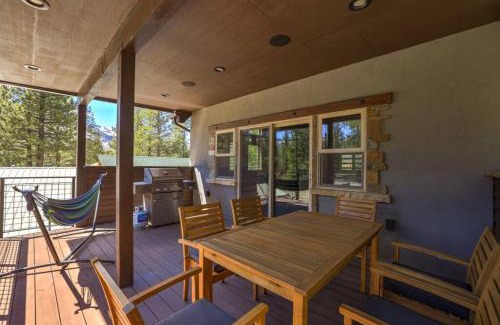 Tahoe Paradise House | Chateau de Navahoe - Luxury - Hot tub - Large yard