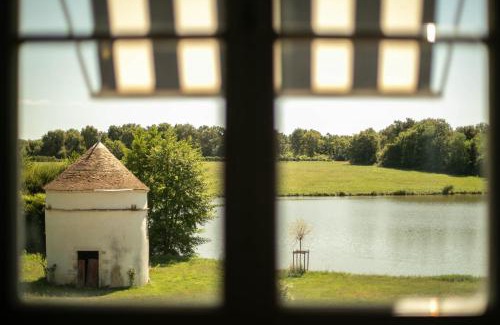 Saint-Adjutory Bed & Breakfast | Chateau de Russas, chambre d'hote