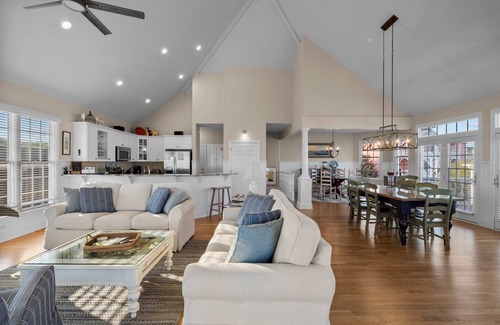 Emerald Isle House | Chateau de Sable: Views & Luxury Stay