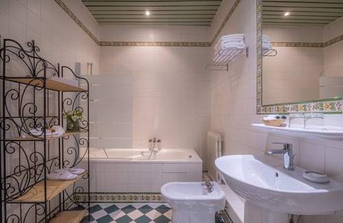 Chancelade Hotel | Chateau des Reynats