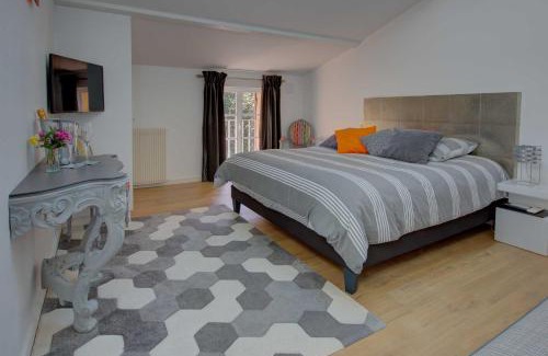 Sainte-Colombe Bed & Breakfast | Chateau du Palanquey & SPA