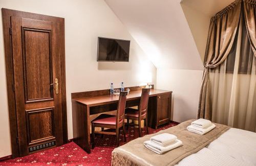 Hontianske Nemce House | Chateau Hunting *