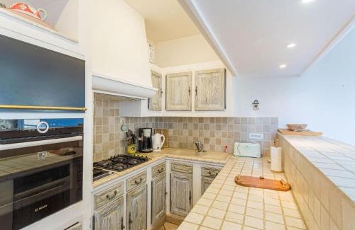 Lorgues House | Chateau in Lorgues with Pool & Vineyard Views