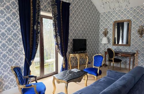 Chenehutte-Treves-Cunault Hotel | Chateau Le Prieuré Saumur - La Maison Younan