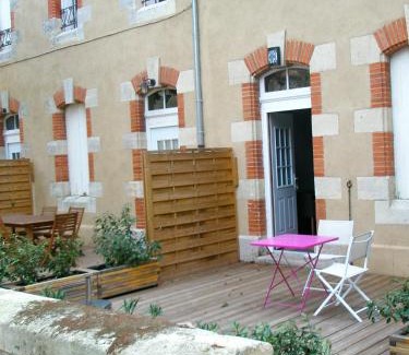 Ginestas House | Chateau Le Vergel Authenac