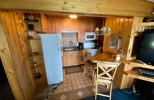 Tofte Condo | Chateau LeVeaux Unit 3