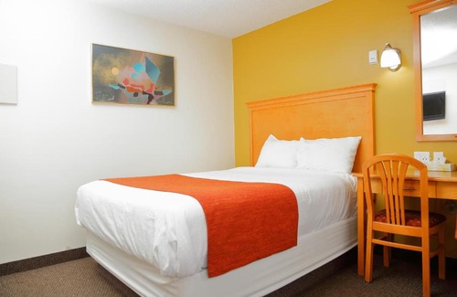 Southwest Edmonton Hotel | Chateau Motel