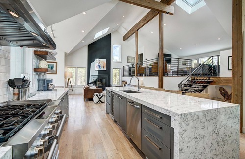 Breckenridge House | Chateau Nouveau TRUE Ski-in/out/EPIC Views - Private access to Peak 8, Hot Tub & More