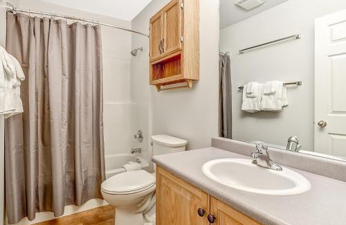 Big White Ski Resort Apartment | Chateau On The Ridge 408
