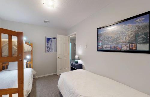 Big White Ski Resort Apartment | Chateau On The Ridge 408