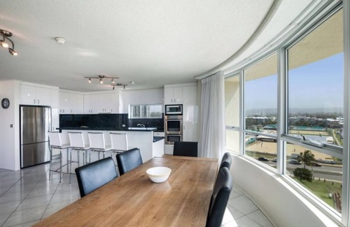 Maroochydore Apartment | Chateau Royale Beach Resort Maroochydore