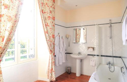 Tresses Bed & Breakfast | Chateau Sénailhac