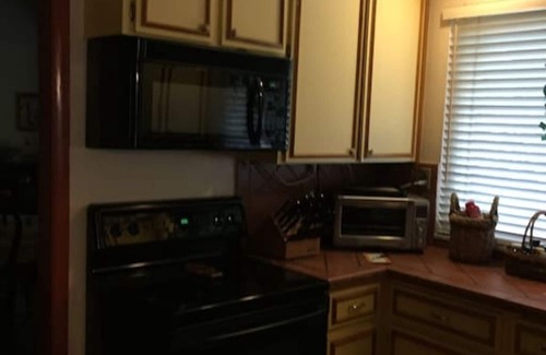 Fort Myers Bed & Breakfast | Chateau Susan’s SHARED HOME. Historic Mcgregor Blvd - 5 Star Property