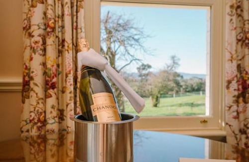 Yering Hotel | Chateau Yering