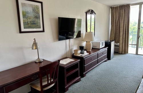 Douglas Hotel | Chateaubleau Hotel
