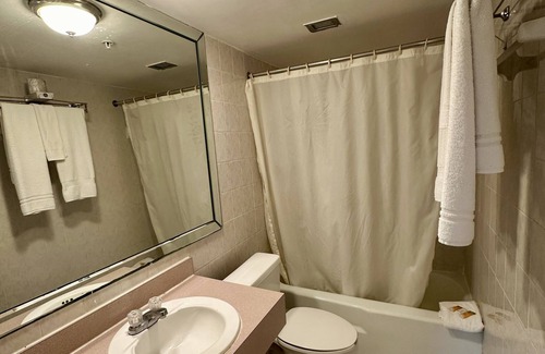Douglas Hotel | Chateaubleau Hotel