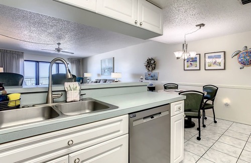 Indian Shores Condo | Chateaux 403-Direct Gulf Front Condominium