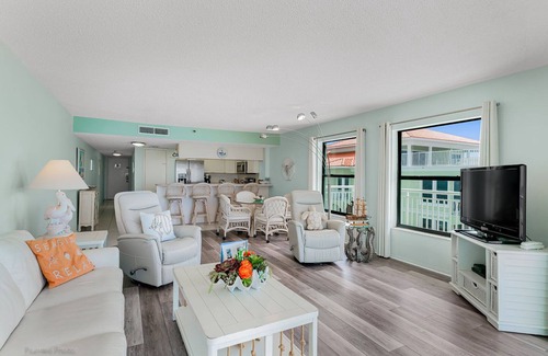 Indian Shores Condo | Chateaux 501- GULF FRONT Condo - Amazing Views
