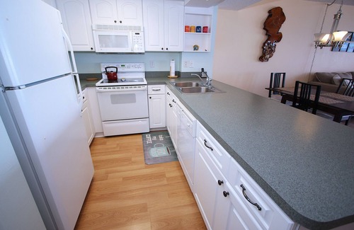 Indian Shores Condo | Chateaux Condominium 302