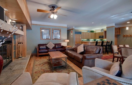 Mountain House Condo | Chateaux D'Mont~ - Closest 2BR to Mountain House lifts - Pvt Hot Tub in unit