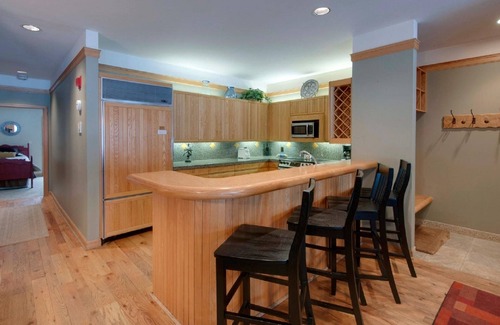 Mountain House Condo | Chateaux D'Mont~ - Closest 2BR to Mountain House lifts - Pvt Hot Tub in unit