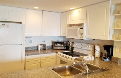 St. Petersburg - Clearwater Condo | 🌴 Chateaux – Updated Gulf Front 1-Bedroom Condo with Pool & Sunset Views in Indian Shores