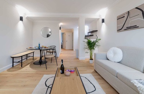 Ixelles Apartment | Chatelain VII - One Bedroom Apartment, Sleeps 4