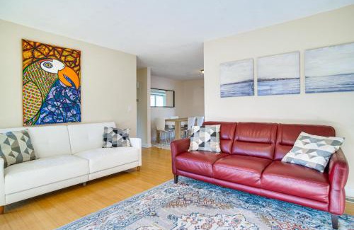 South Chatham House | Chatham Home with Spacious Deck 2 Mi to Beaches!
