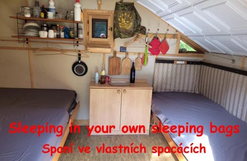 Kohoutov Other | Chatka na břehu rybníka Pupek
