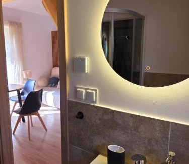 Uscie Gorlickie Resort | Chatka Niedźwiadka domki w górach z sauną i jacuzzi Beskid Niski