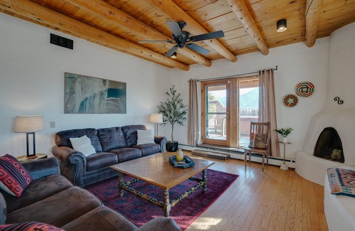 El Prado House | Chattadoe Compound Great Views with Hot Tub and AC