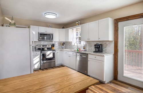 Demorest Cottage | Chattahoochee Shoals – 3rd Night Free! See Details Below.