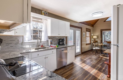 Demorest Cottage | Chattahoochee Shoals – 3rd Night Free! See Details Below.