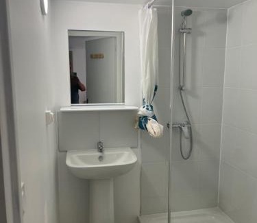 Palaiseau Apartment | Chaudari Guest House