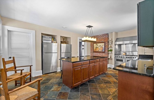 Lakewood House | Chautauqua Lake, NY -Sleeps 23! Lakefront Mansion w/dock,Walk to Shops & Dining
