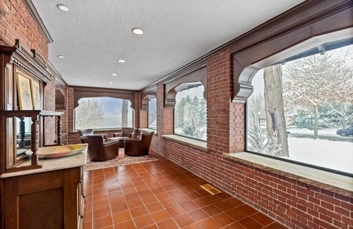 Lakewood House | Chautauqua Lake, NY -Sleeps 23! Lakefront Mansion w/dock,Walk to Shops & Dining
