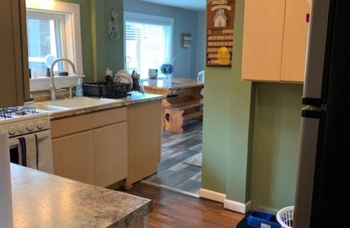 Jamestown West Cottage | Chautauqua lakefront cottage🐠GREAT LOCATION 🐠Pet friendly