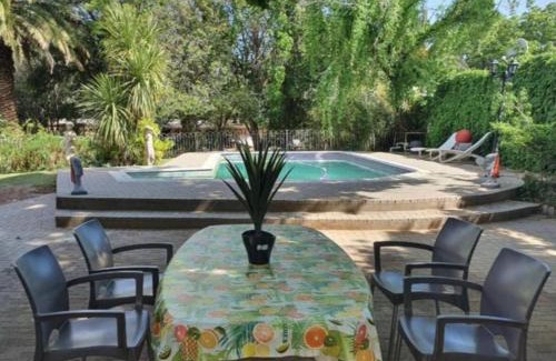 Universitas House | Che La Moir Guesthouse