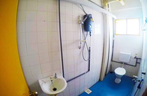 Shah Alam House | Cheap homestay but excellent service for big family.