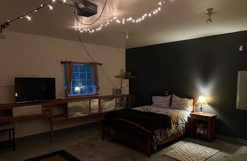 Wasilla Apartment | Cheap private ( bed, shower, toilet) Near downtown.