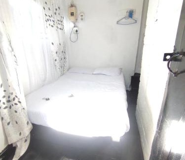 Rustenburg House | Cheap small room