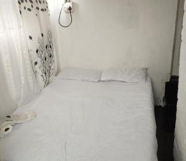 Rustenburg House | Cheap small room