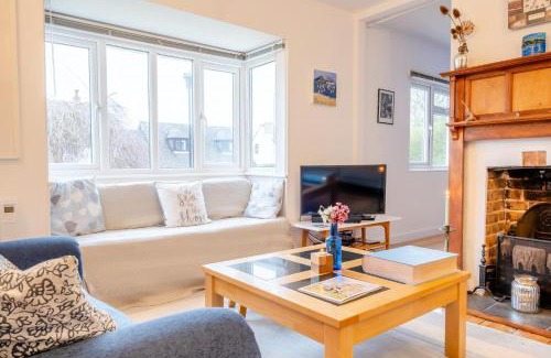 Newport House | Chearsley Cottage