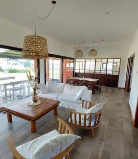 Las Colinas de Peralta Ramos House | Check and Home - Casa Arenas del Sur - 7 Huéspedes en Barrio Privado